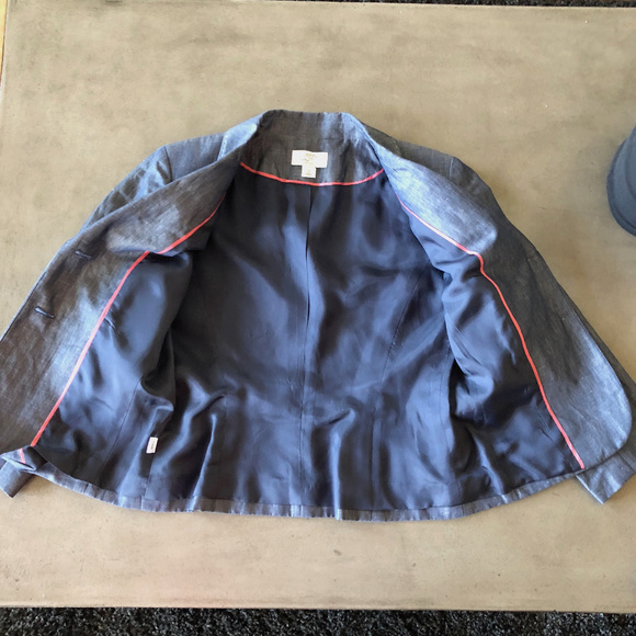 Ann Taylor Blazer, SIze 0 Petite - Picture 2 of 5